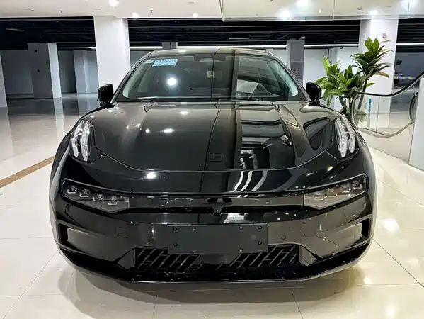 Zeekr 001 2024