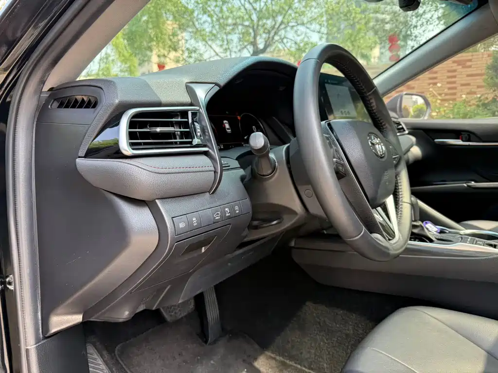Toyota Camry 2022 — фото 10