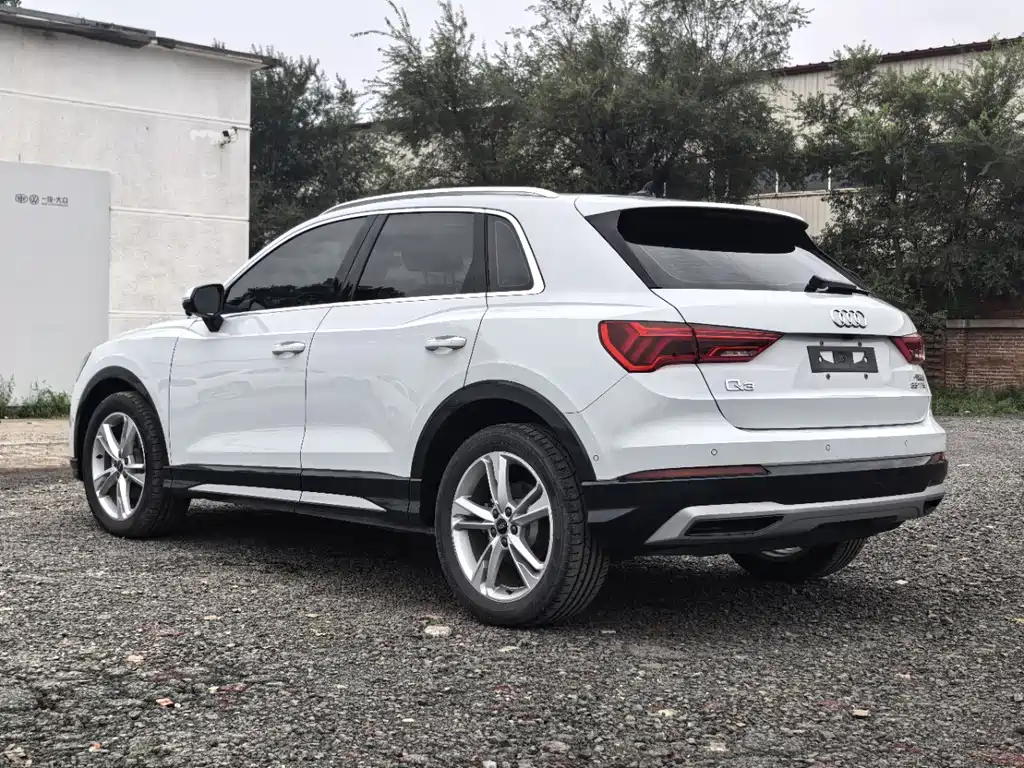 Audi Q3 2022 — фото 4