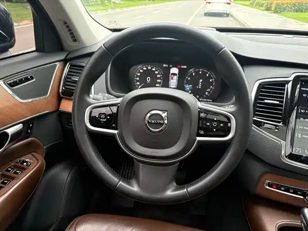 Volvo XC90 2018