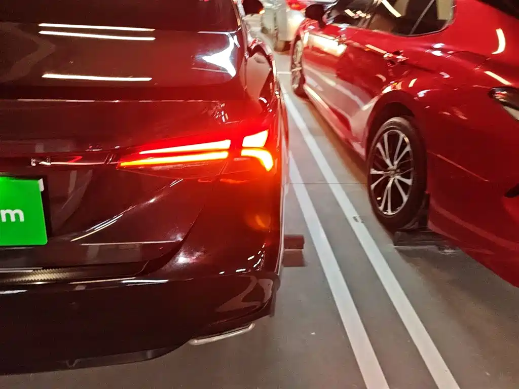 Toyota Avalon 2023 — фото 24