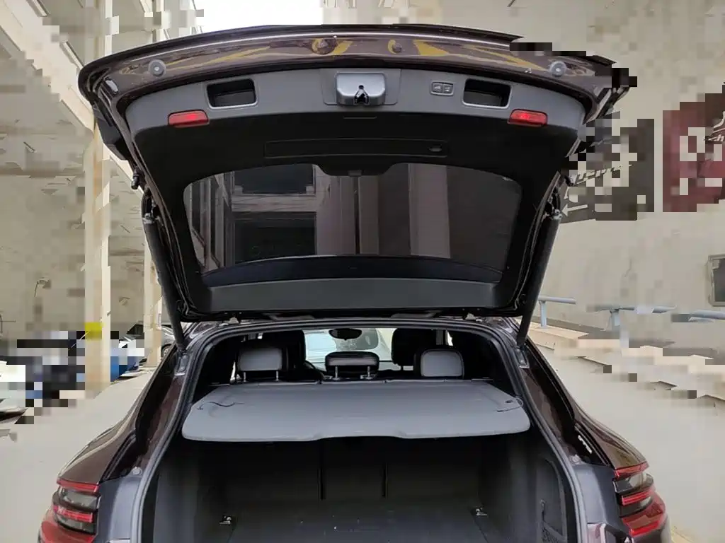 Porsche Macan 2017 — фото 19