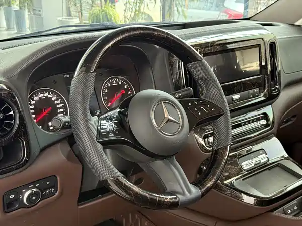 Mercedes-Benz Vito 2025