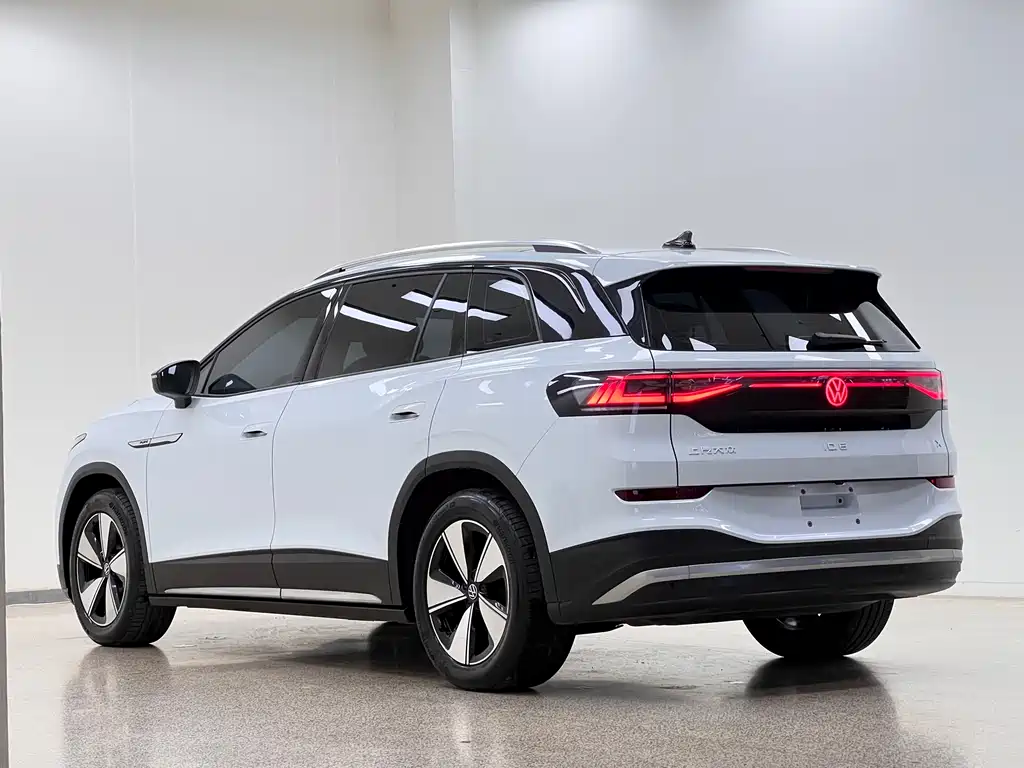 Volkswagen ID.6 X 2023