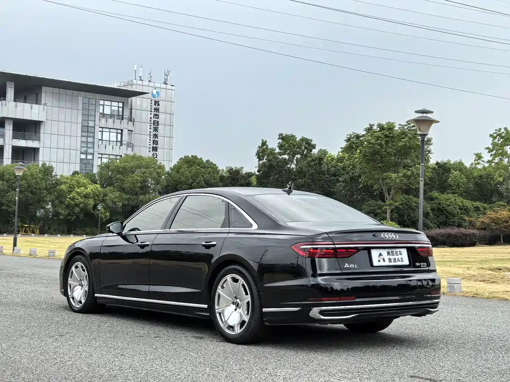 Audi A8 2023 — фото 16