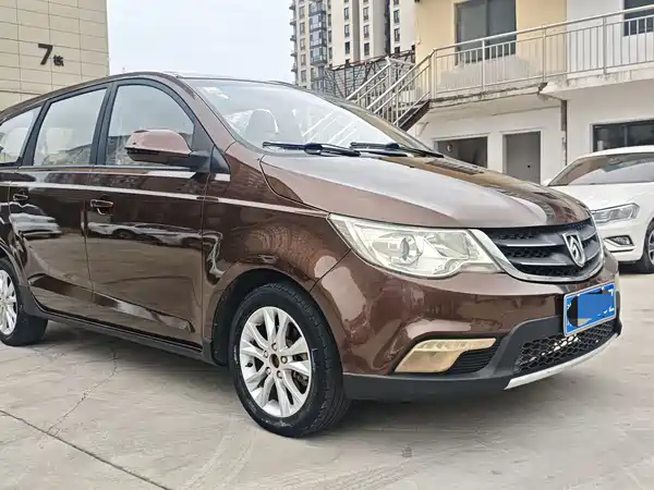 Baojun 730 2015