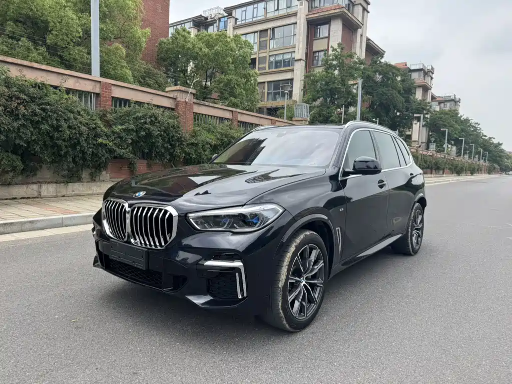 BMW X5 2022 — фото 1