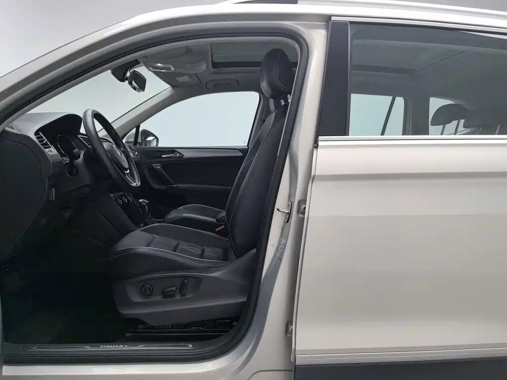 Volkswagen Tiguan L 2017 — фото 10