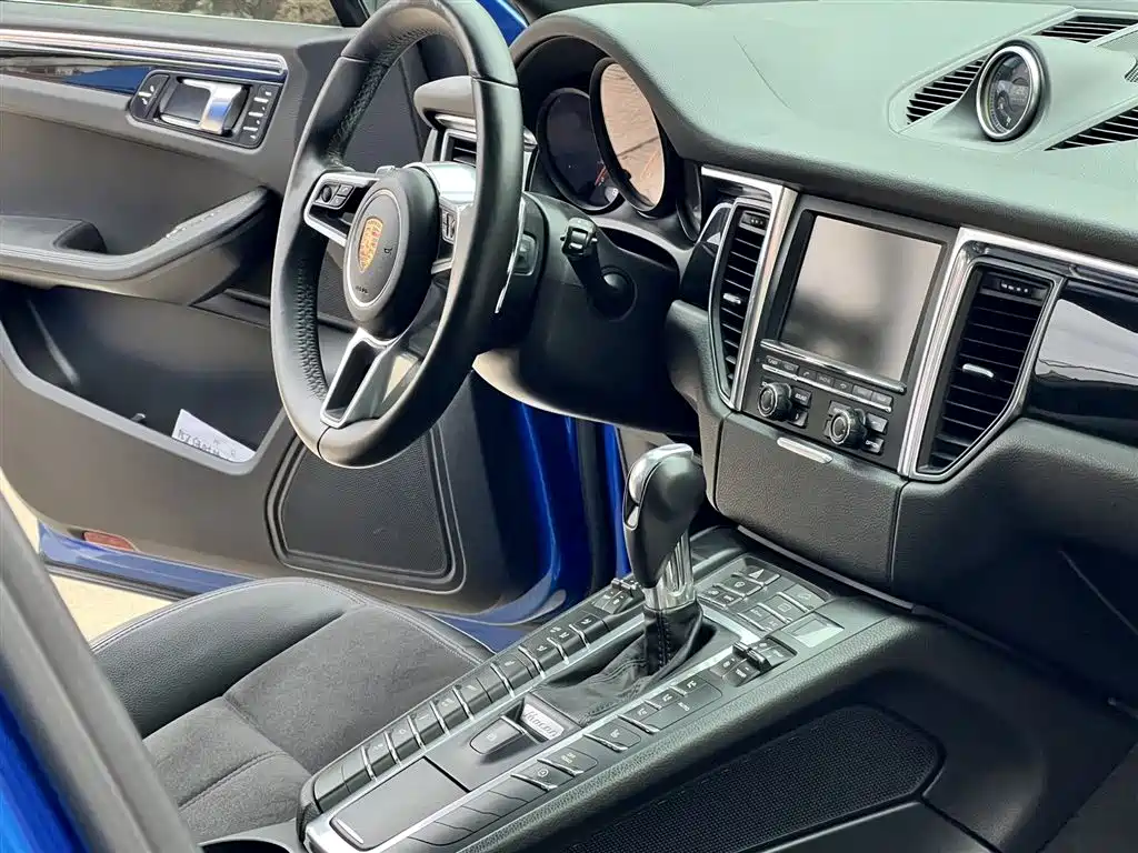 Porsche Macan 2015 — фото 17