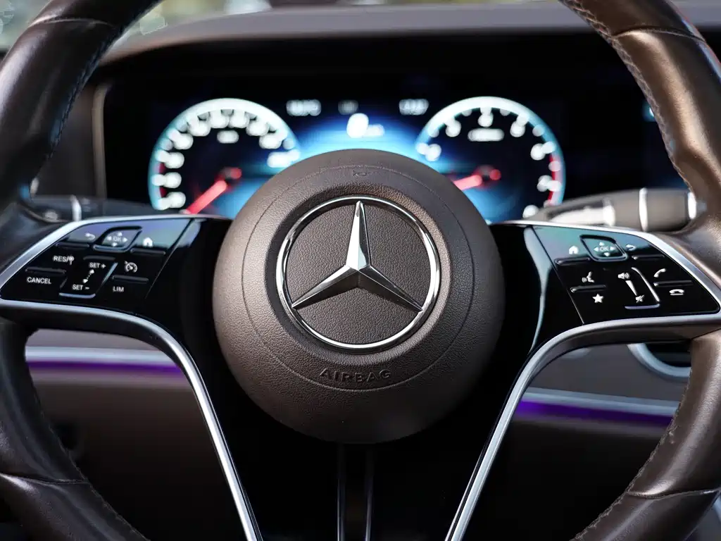 Mercedes-Benz E-Class 2021 — фото 14