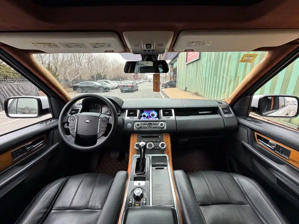 Land Rover Range Rover Sport 2010 — фото 4