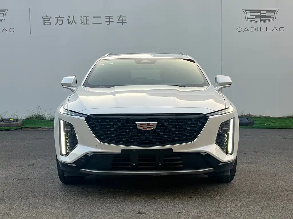Cadillac GT4 2024 — фото 2