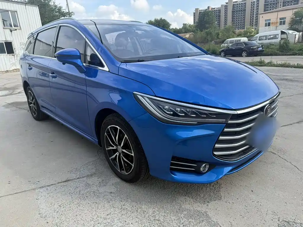 BYD MAX 2017