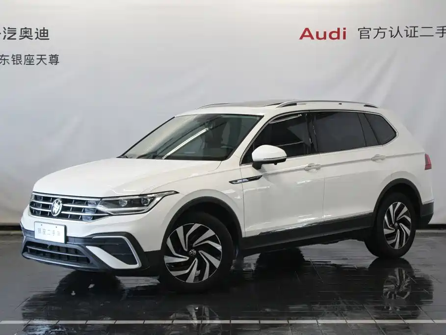 Volkswagen Tiguan L 2022 — фото 1