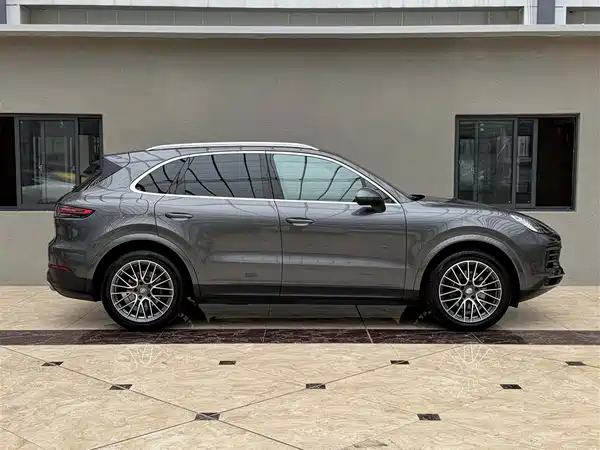 Porsche Cayenne 2022