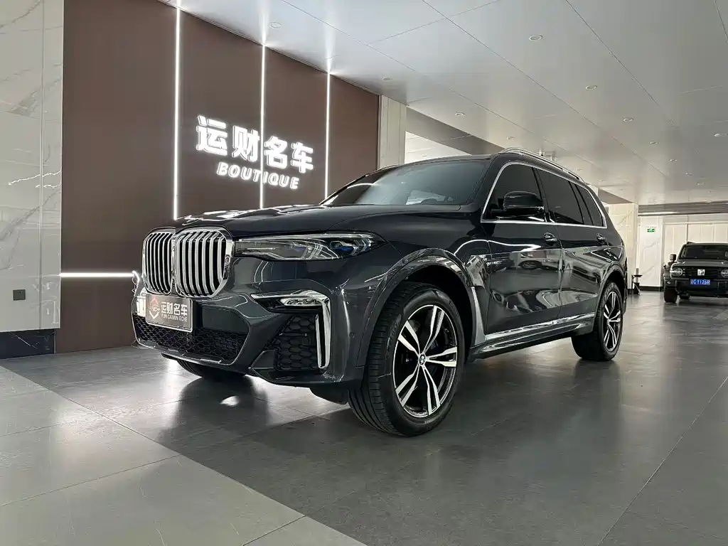 BMW X7 2021 — фото 1