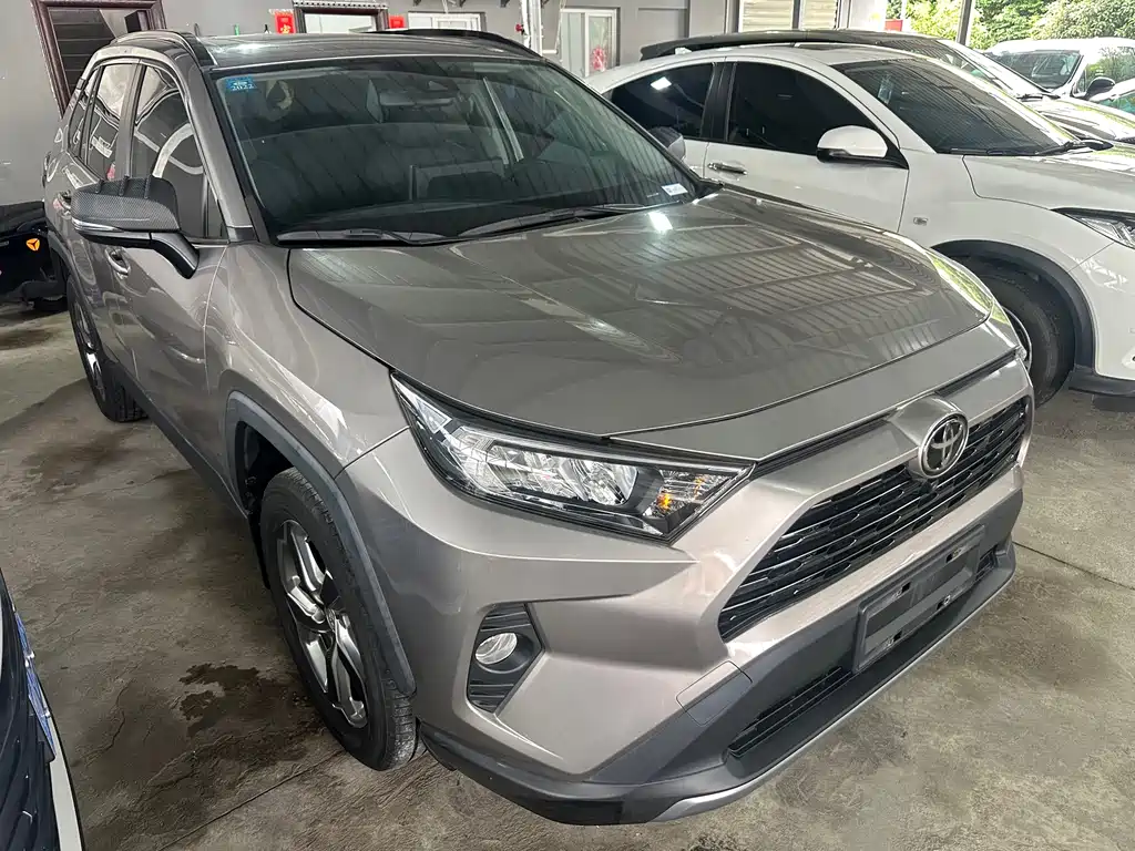 Toyota RAV4 2020 — фото 3