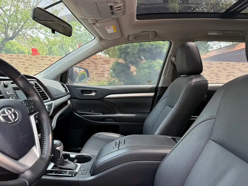 Toyota Highlander 2017 — фото 12
