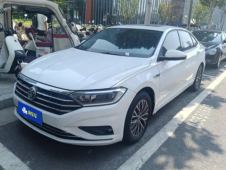 Volkswagen Sagitar 2020