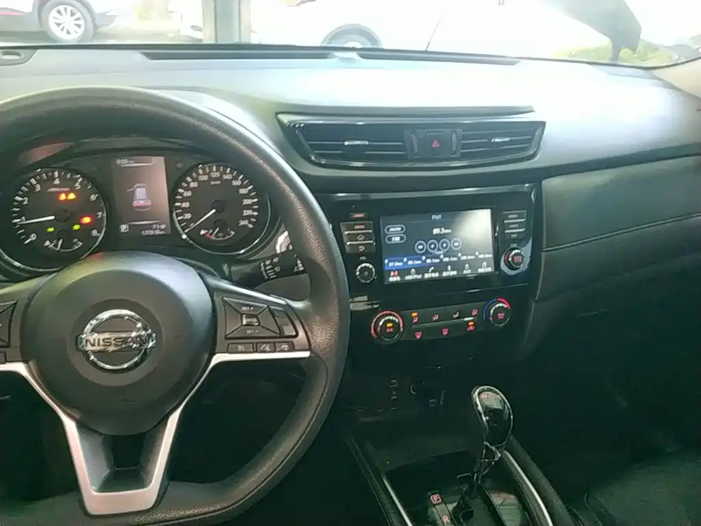 Nissan X-Trail 2017 — фото 10