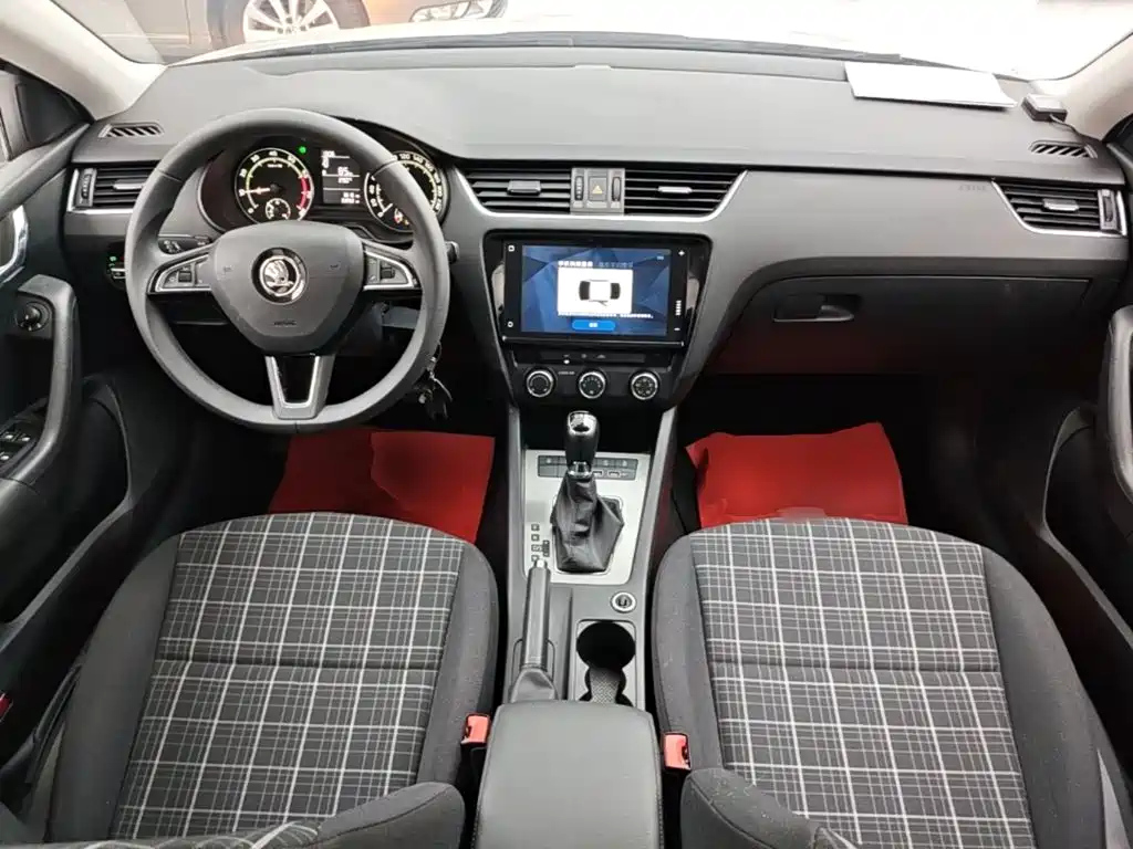 Skoda Octavia 2019 — фото 10