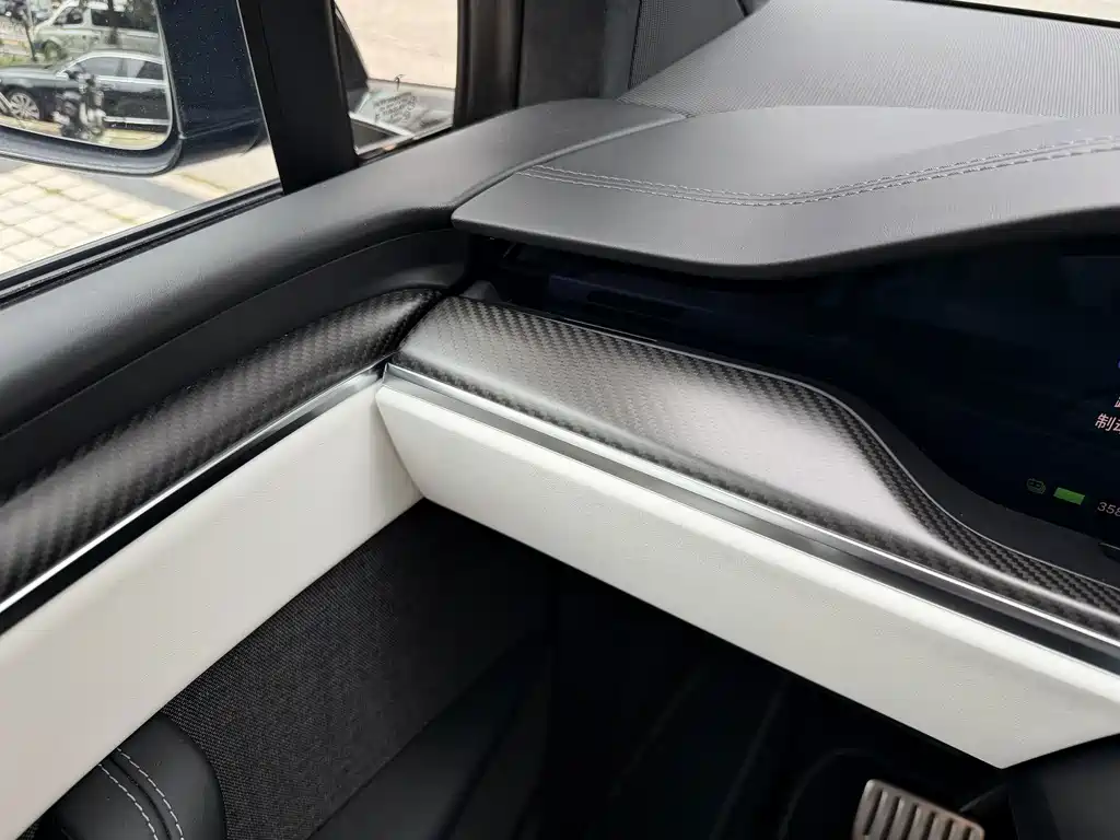 Tesla Model X 2023 — фото 11