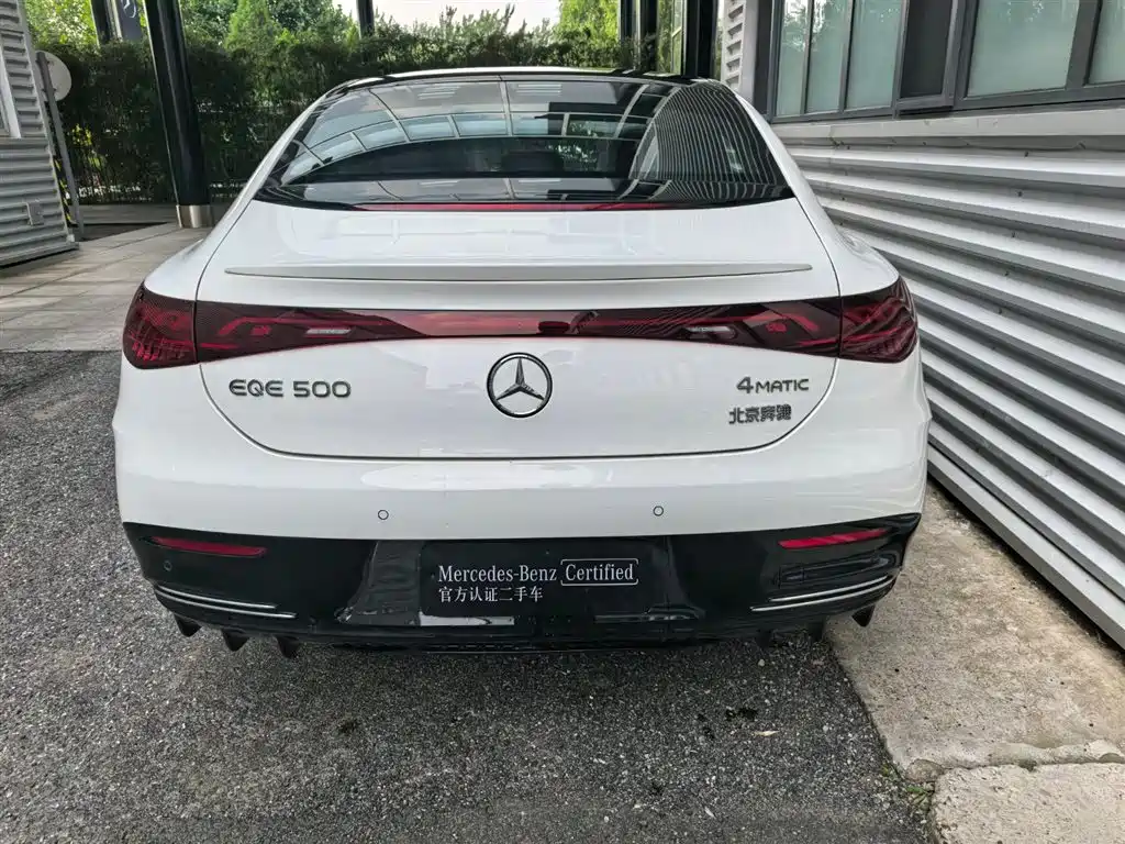 Mercedes-Benz EQE 2025