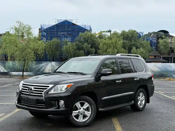 Lexus LX 2012