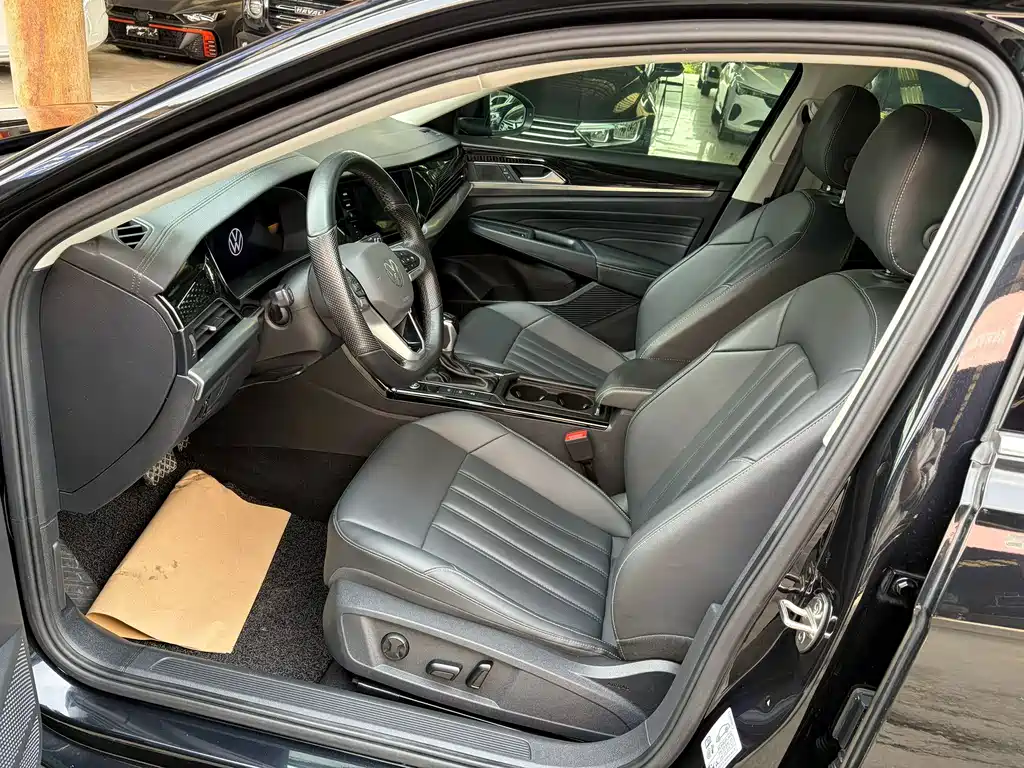Volkswagen Passat 2023