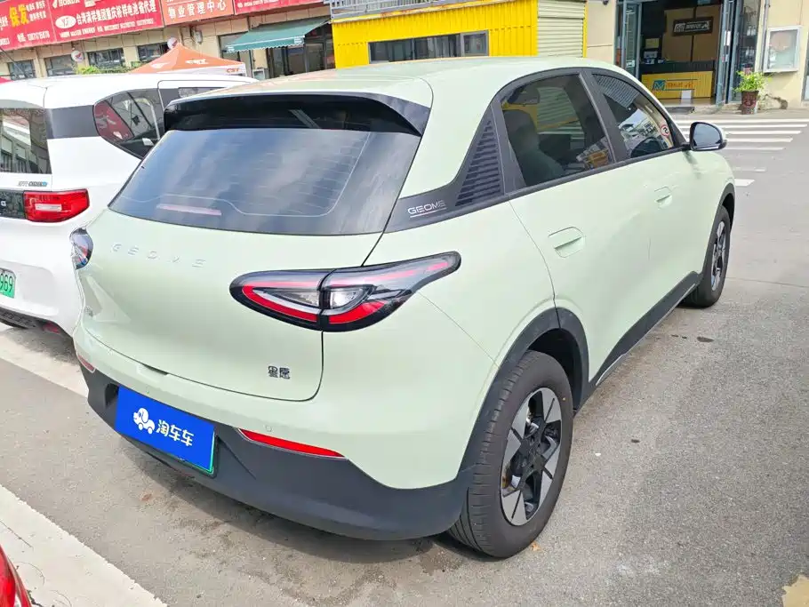Geely Galaxy Starwish 2025 — фото 3