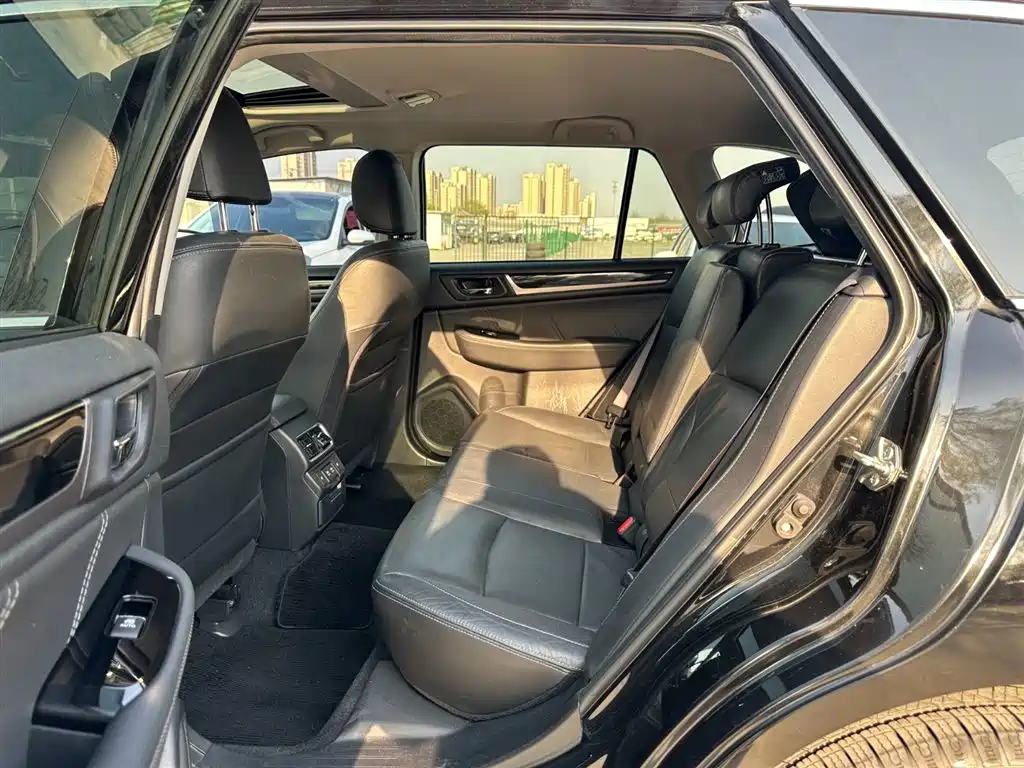Subaru Outback 2020 — фото 9