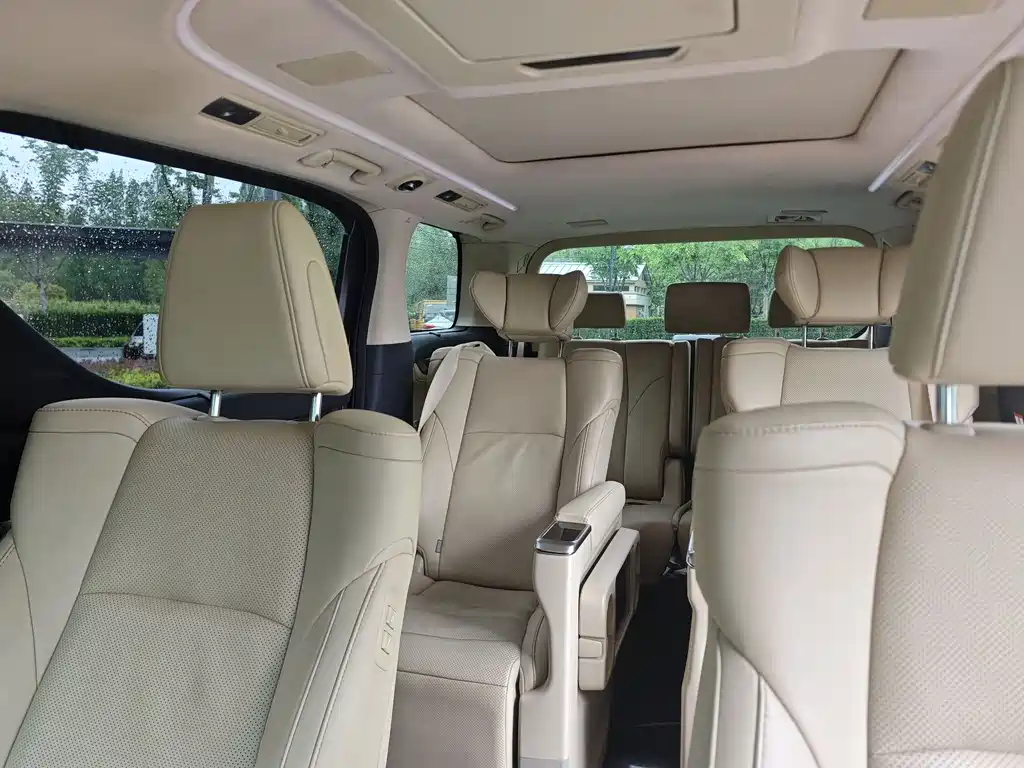 Toyota Alphard 2021 — фото 10