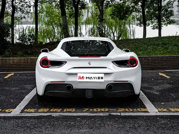 Ferrari 488 2016
