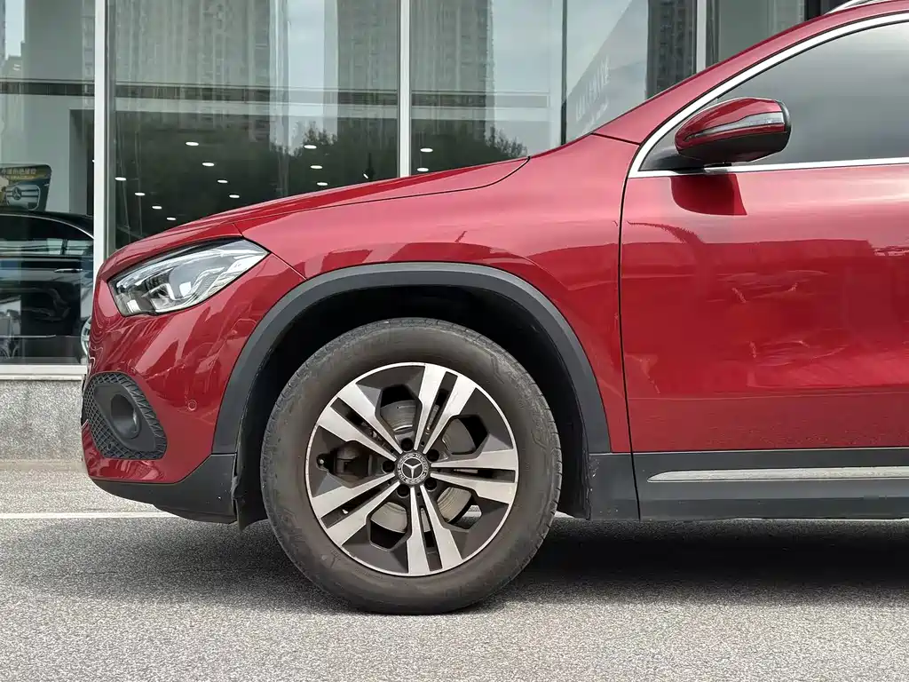 Mercedes-Benz GLA 2021