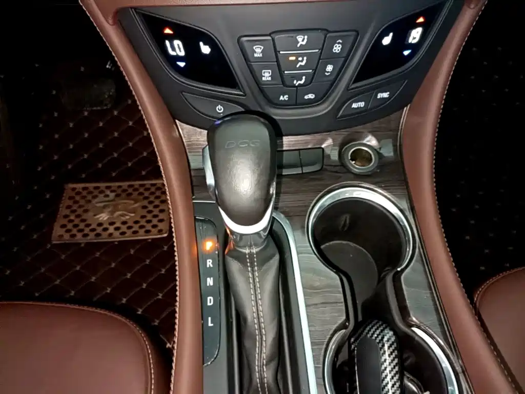 Buick Envision Plus 2017 — фото 14