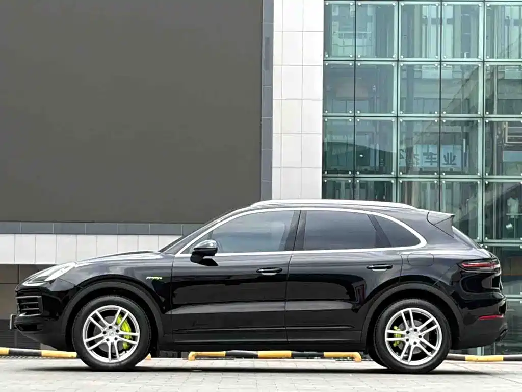 Porsche Cayenne New Energy 2023 — фото 7