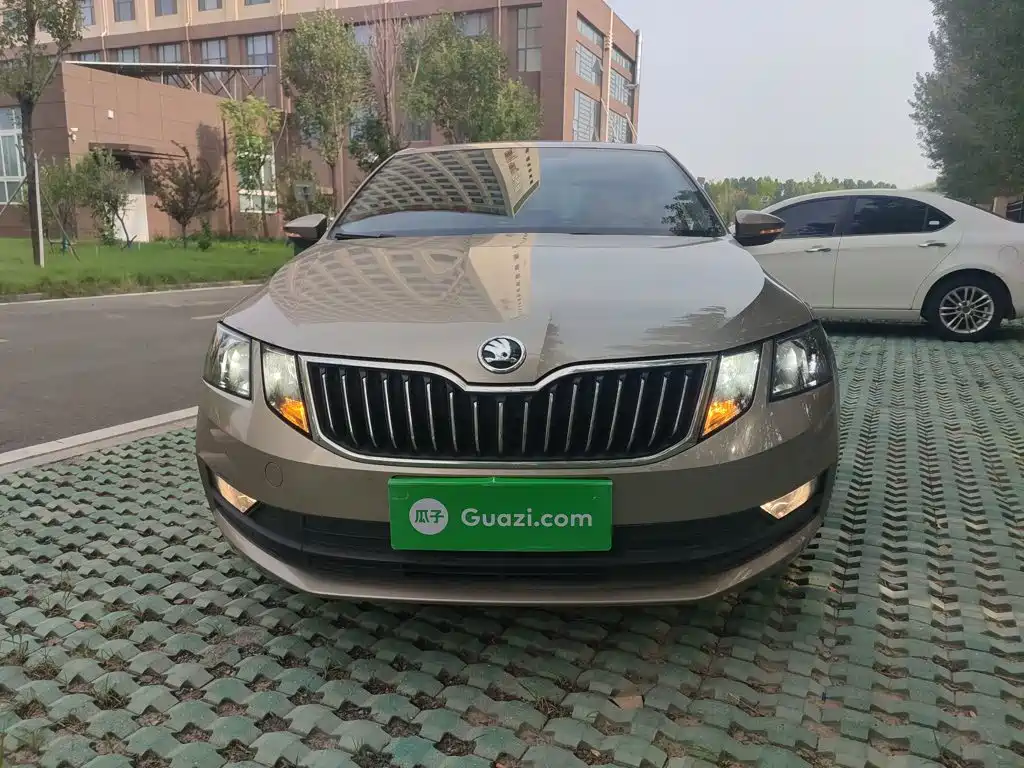 Skoda Octavia 2022 — фото 3