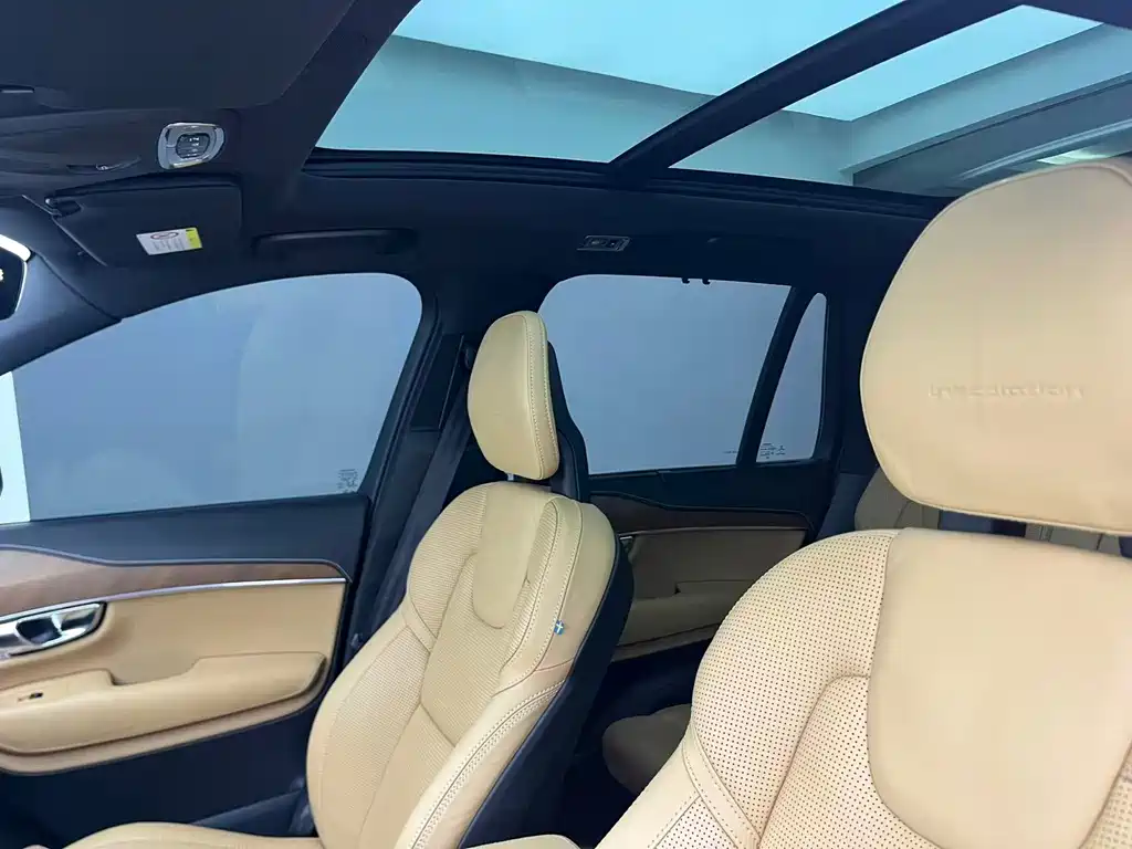 Volvo XC90 2017 — фото 26