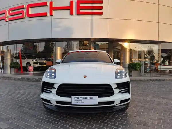 Porsche Macan 2021