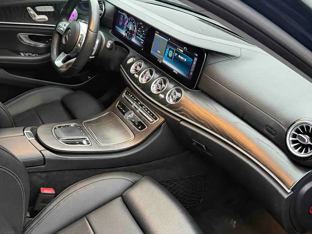 Mercedes-Benz E-Class 2019 — фото 11