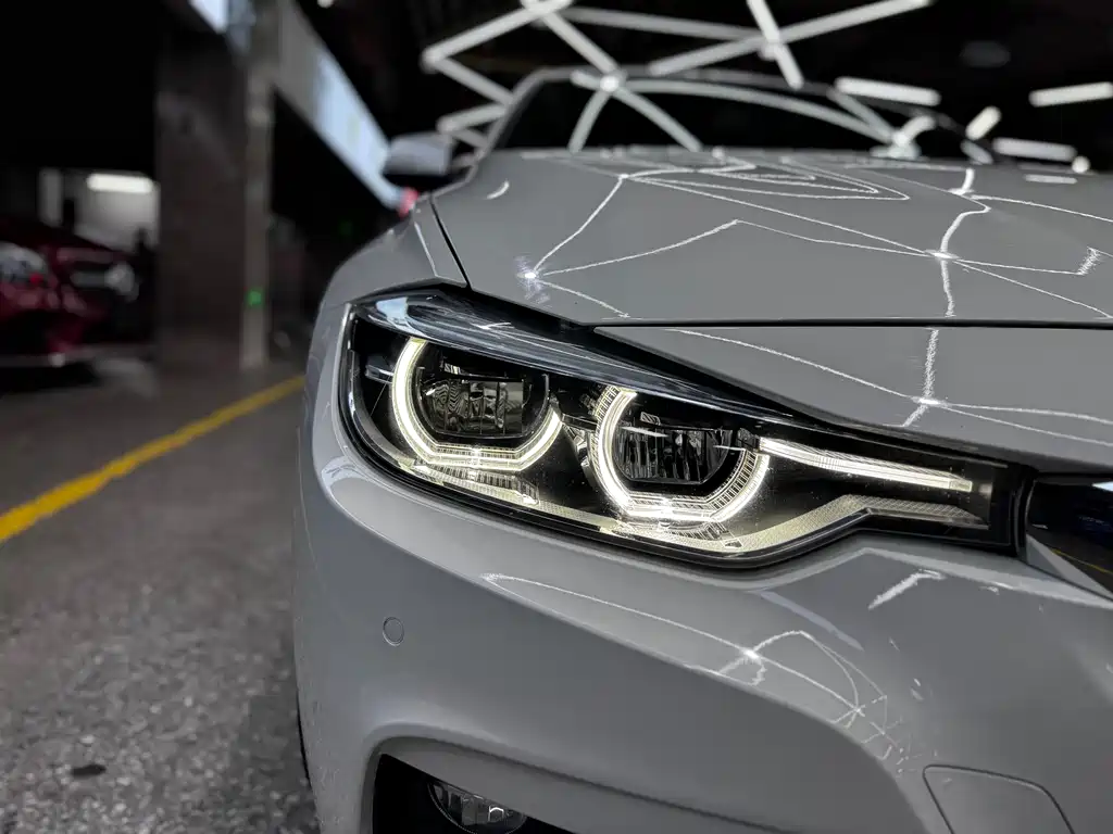 BMW 3 Series 2018 — фото 10
