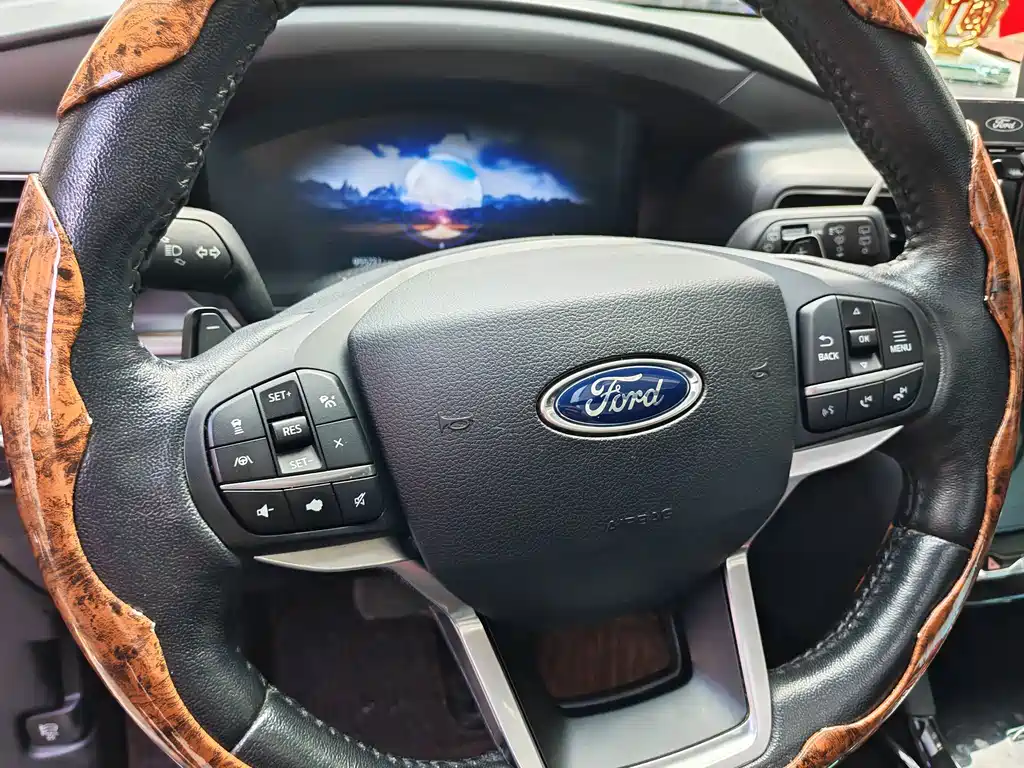Ford Explorer 2020 — фото 12