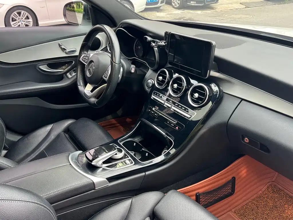 Mercedes-Benz C-Class 2016 — фото 17