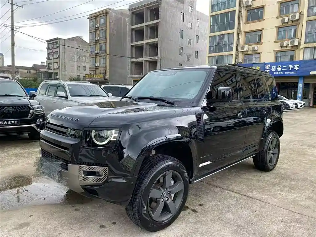 Land Rover Defender 2023