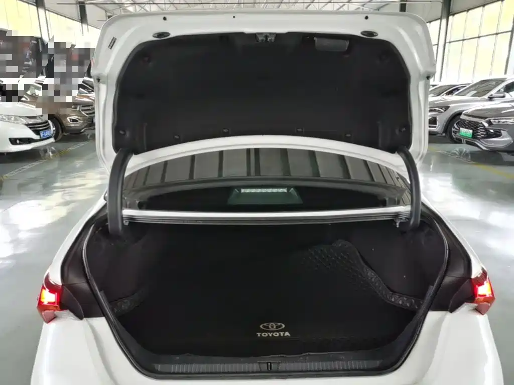 Toyota Avalon 2023 — фото 19