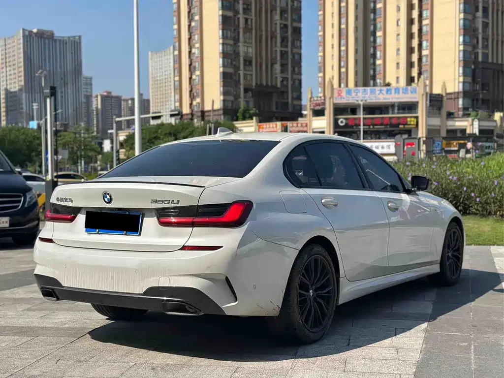 BMW 3 Series 2021