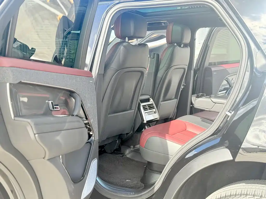 Land Rover Sport 2025