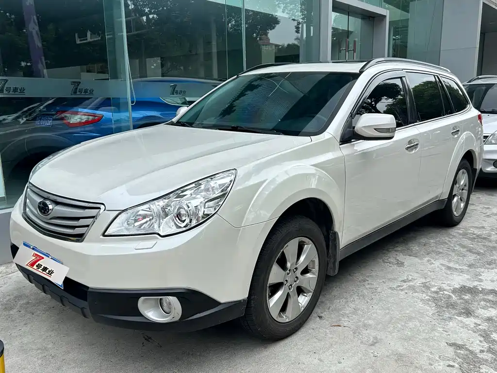Subaru Outback 2010 — фото 1
