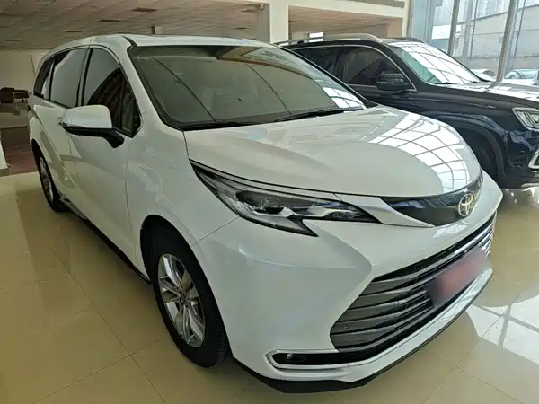 Toyota Sienna 2025