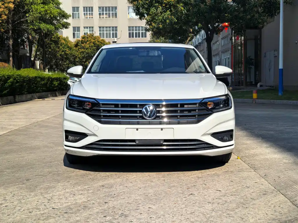 Volkswagen Sagitar 2020